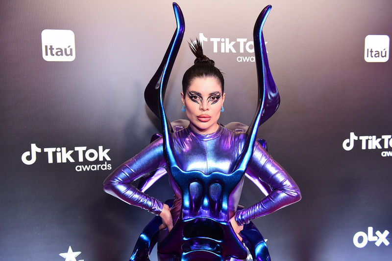 Gkay no Pink Carpet do TikTok Awards 2022