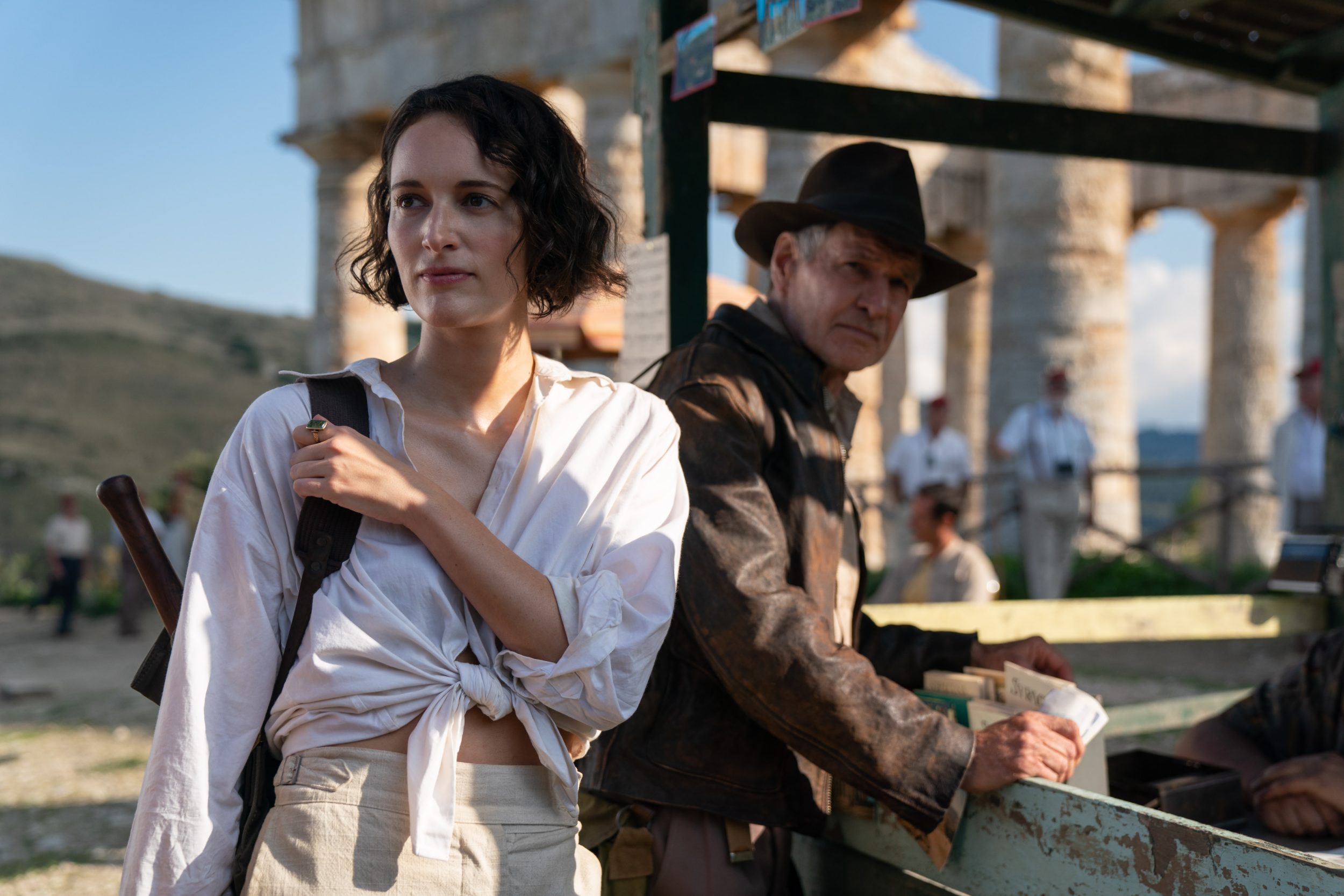 Phoebe Waller-Bridge e Harrison Ford em cena de Indiana Jones e a Relíquia do Destino