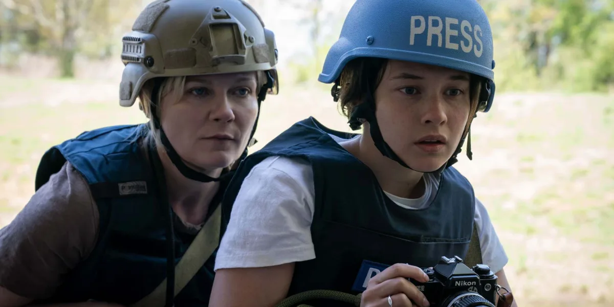 Cailee Spaeny e Kirsten Dunst no filme Guerra Civil