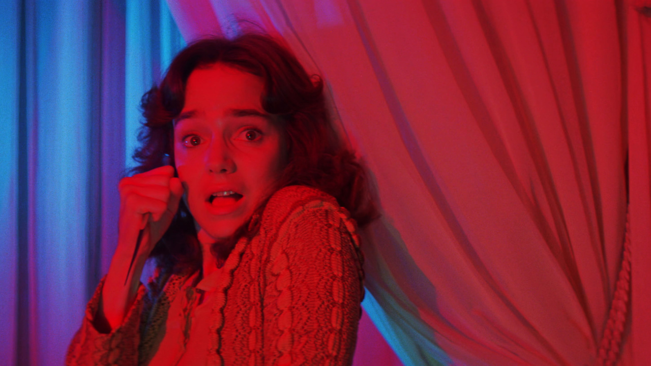 Cena do filme Suspiria, integrante da lista de filmes com bruxas para assistir no Halloween.