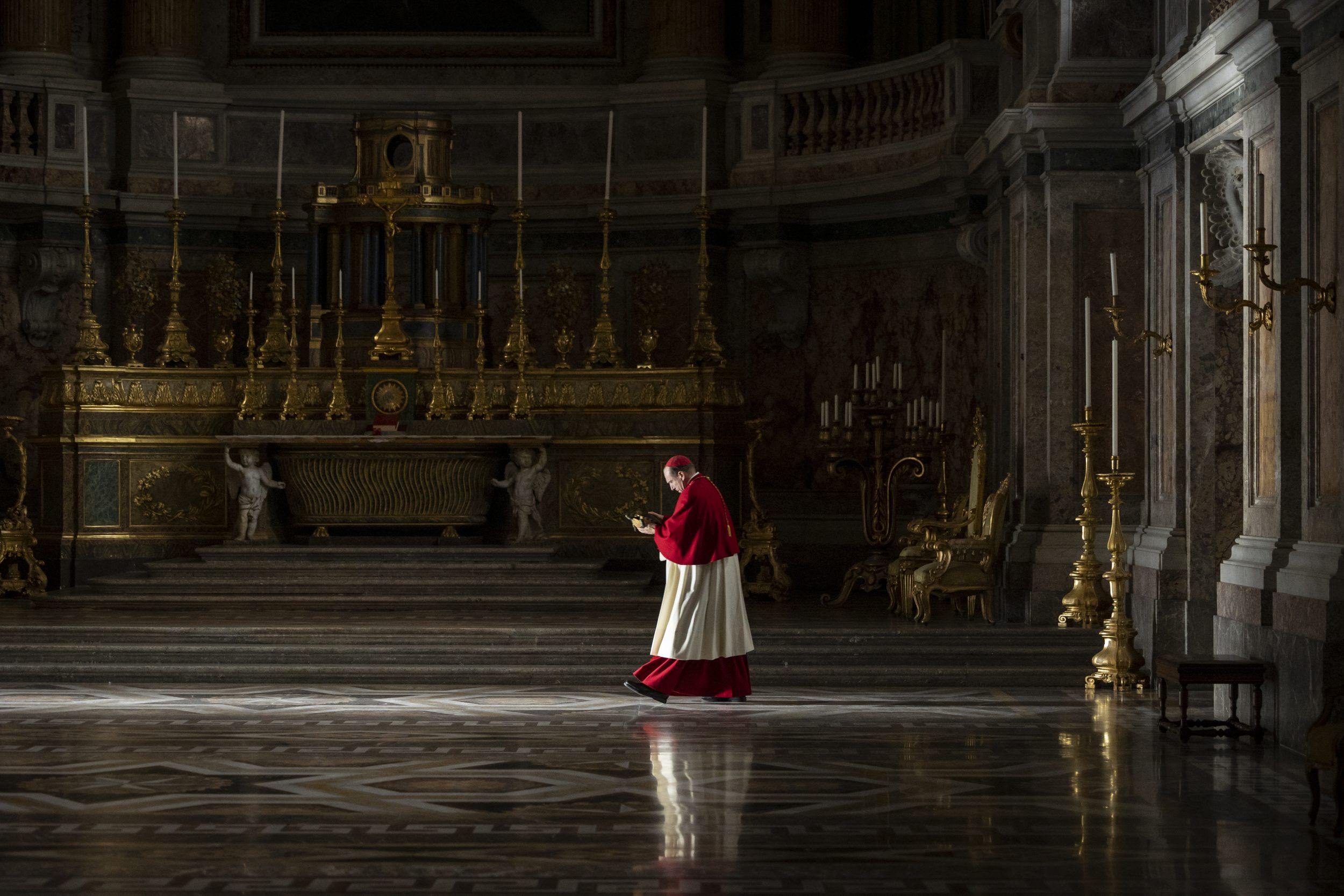 Crítica | O Papa inimaginável e a política do Vaticano de Conclave