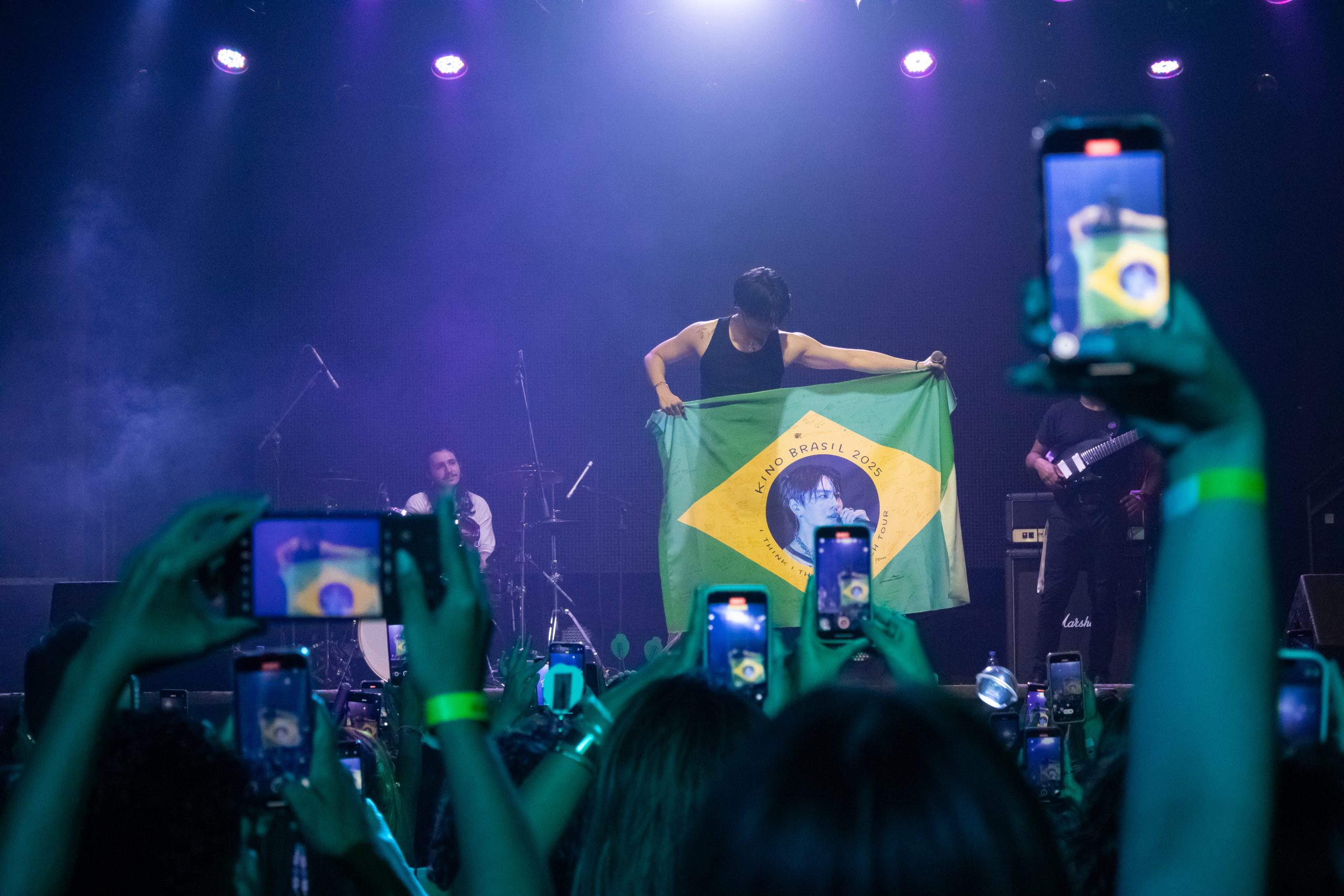 Kino com a bandeira do Brasil 