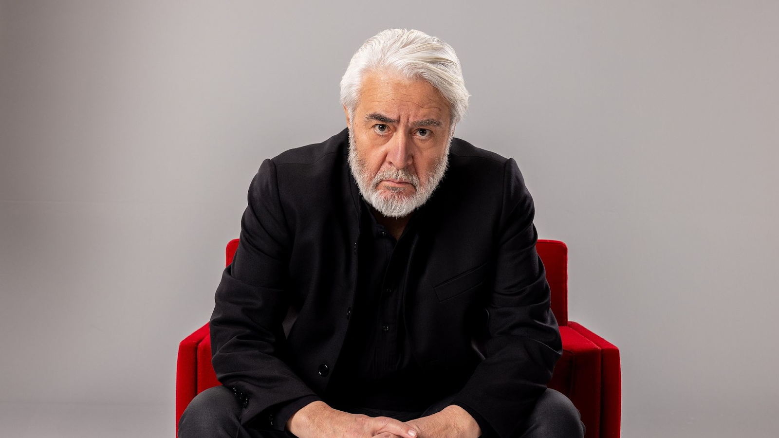 Foto do ator da nova série Maestro