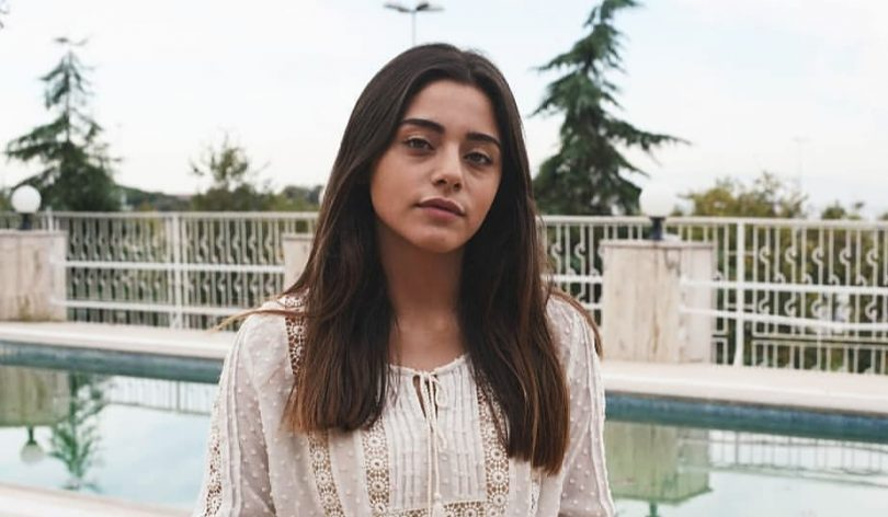 Sıla Türkoğlu como Suna