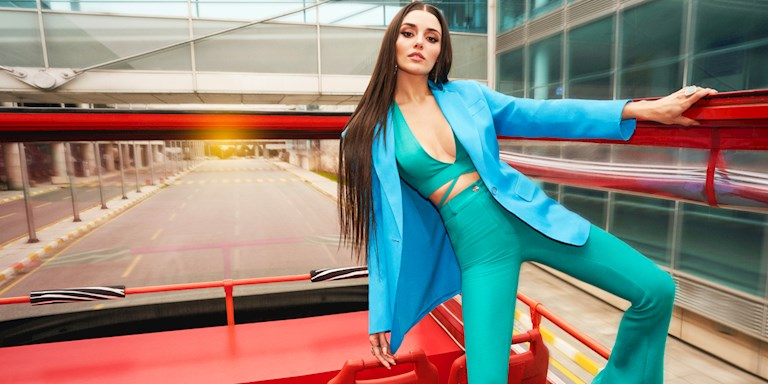 Foto de Hande na campanha da marca Nocturne