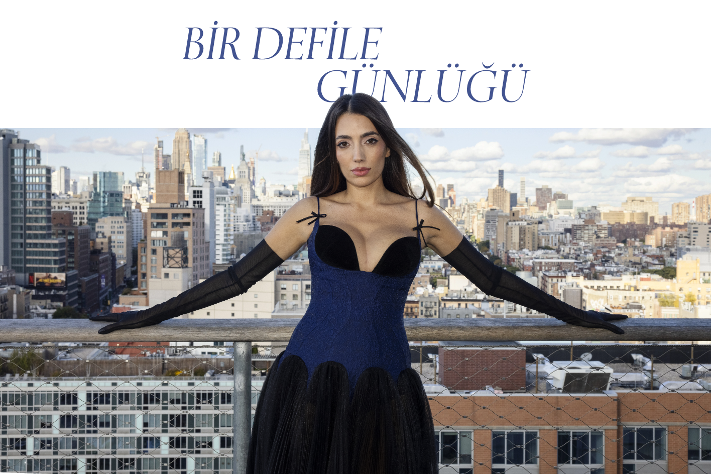 Foto da it girl turca Rachel em um desfile de moda