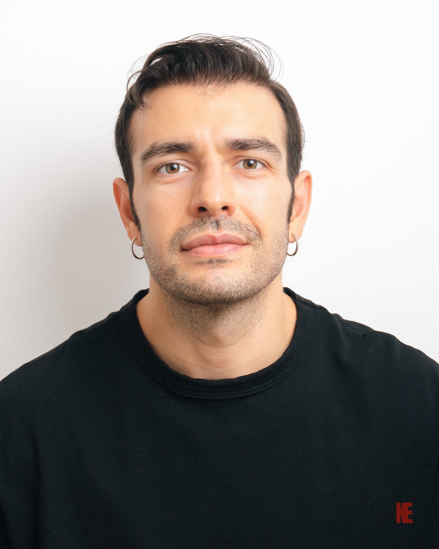 Foto do ator Özgür Cem Tuğluk