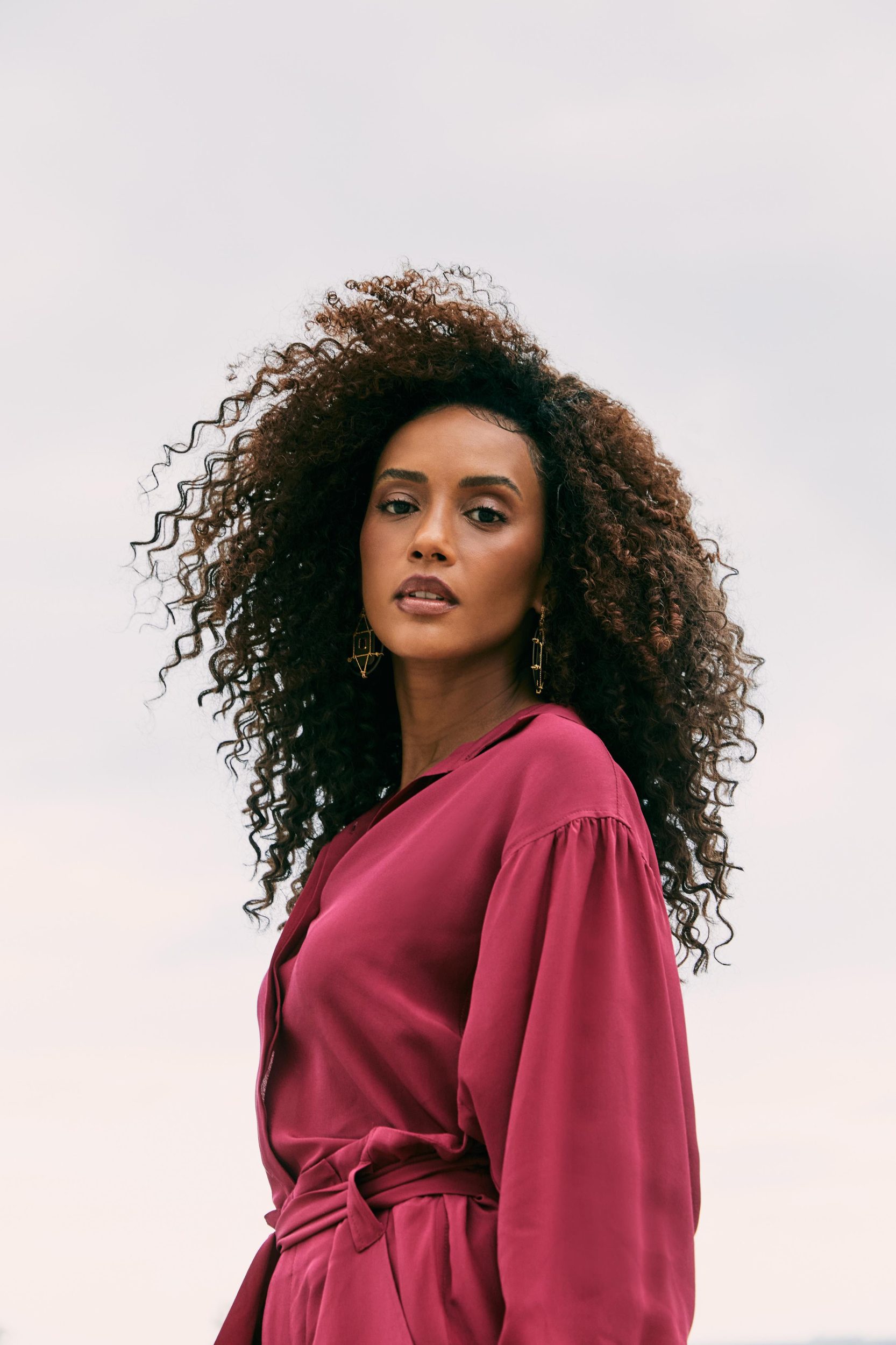 Atriz Tais Araujo em foto posada