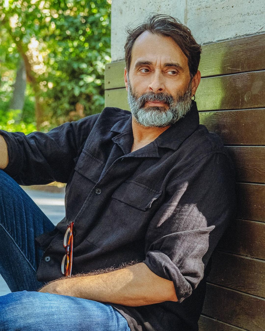 Foto do ator Arif Pişkin.