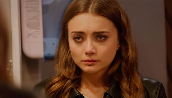 Foto da atriz Damla Sönmez