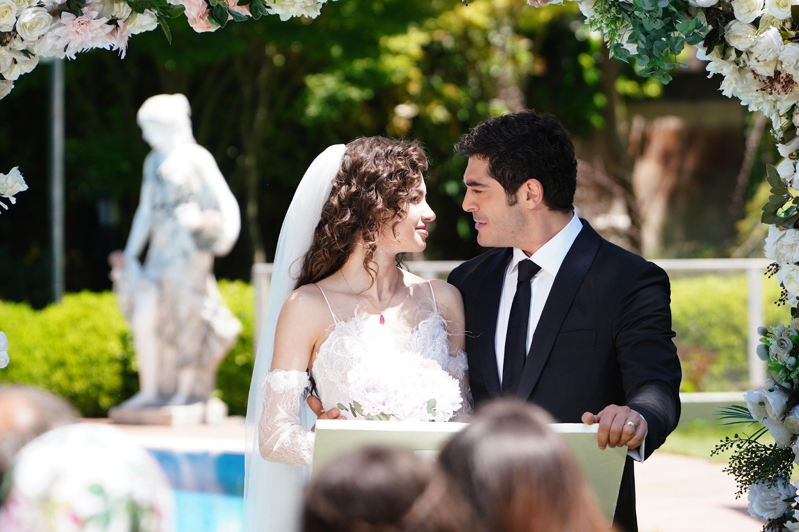 Foto de Mahir e Canfeza.