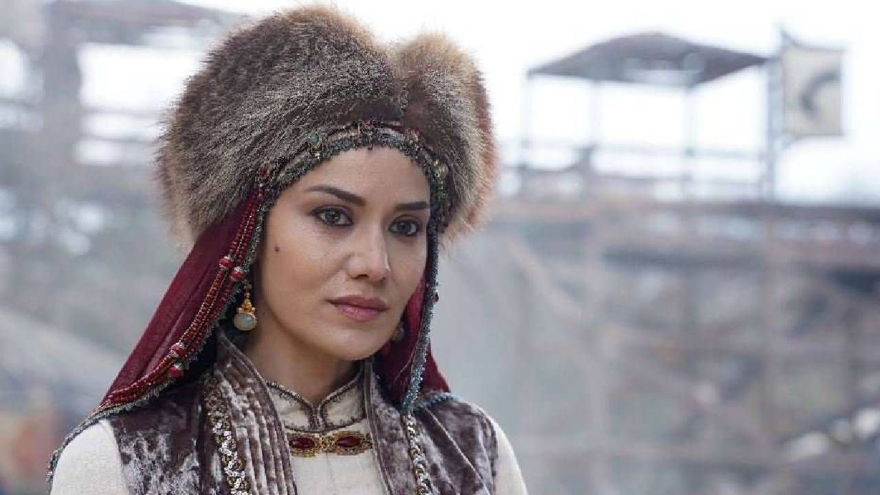 Foto de Fahriye Evcen em Alparslan: Büyük Selçuklu.