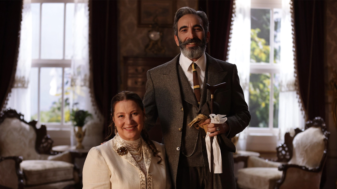 Foto de série que retorna em setembro.