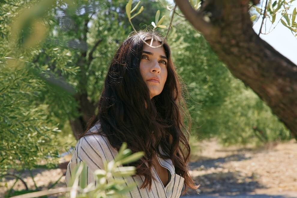 Foto de Tuba Büyüküstün em Uma Nova Mulher.