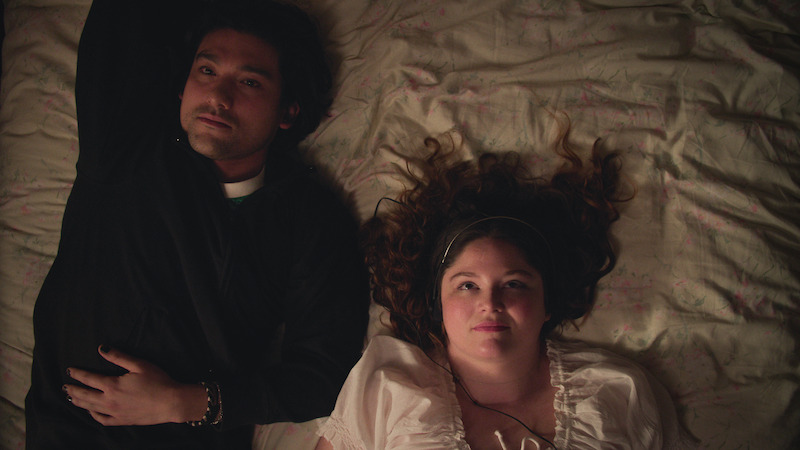 Megan Stalter e Will Sharpe como Jessica e Felix em Too Much (2025)