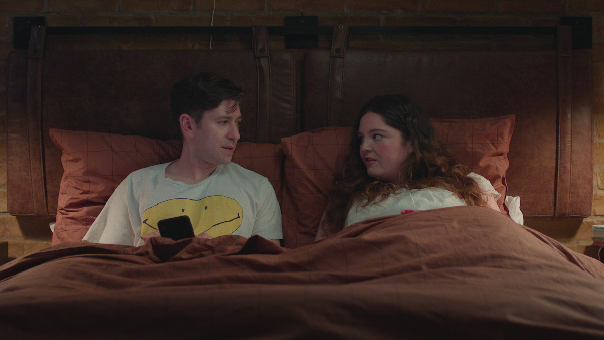 Jessica e Zev em Too Much (2025)