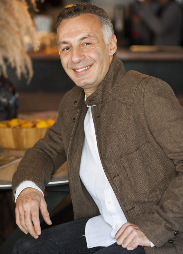 Foto novo ator de Güller ve Günahlar.