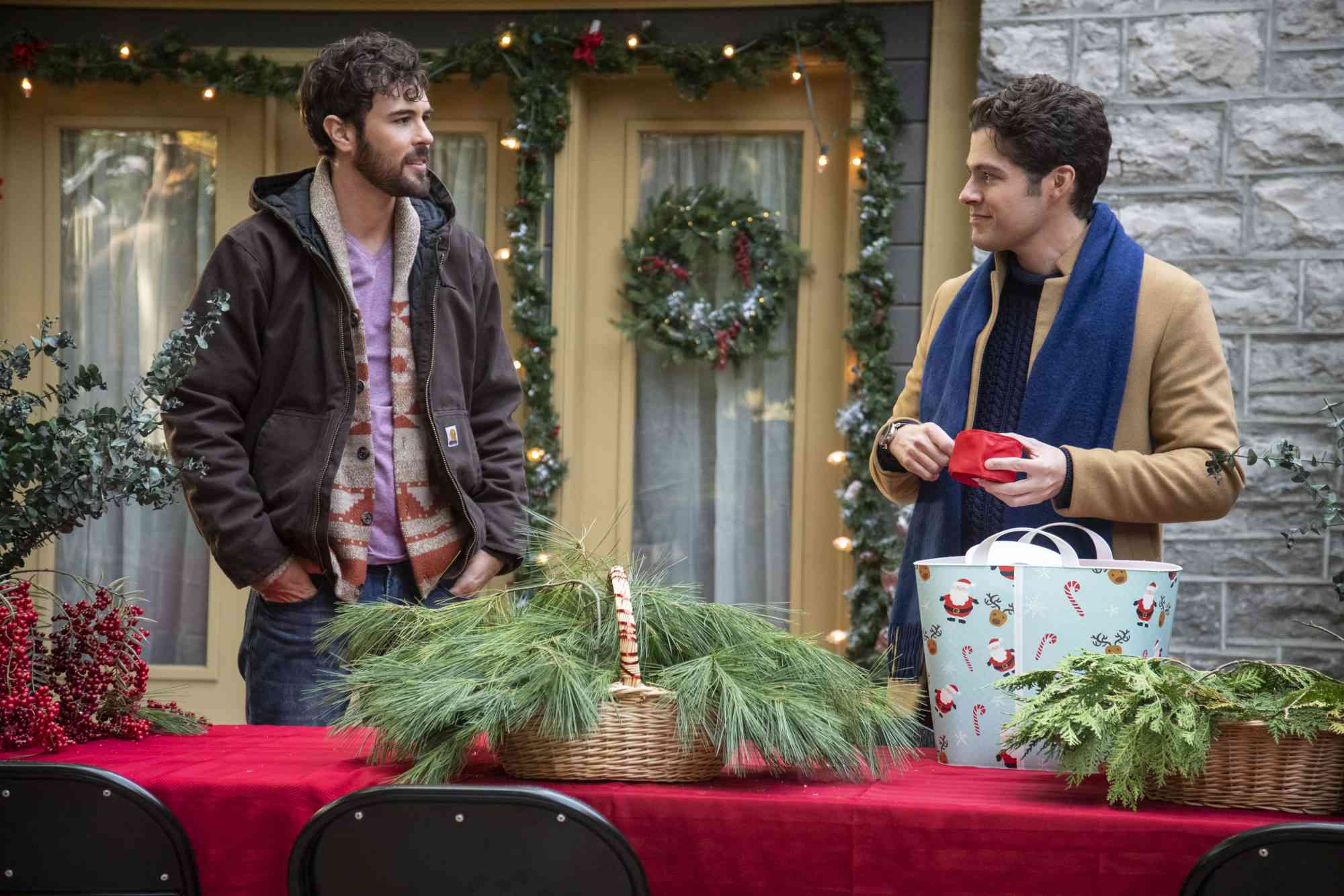 Ben Lewis e Blake Lee são os protagonistas de Encontro de Natal