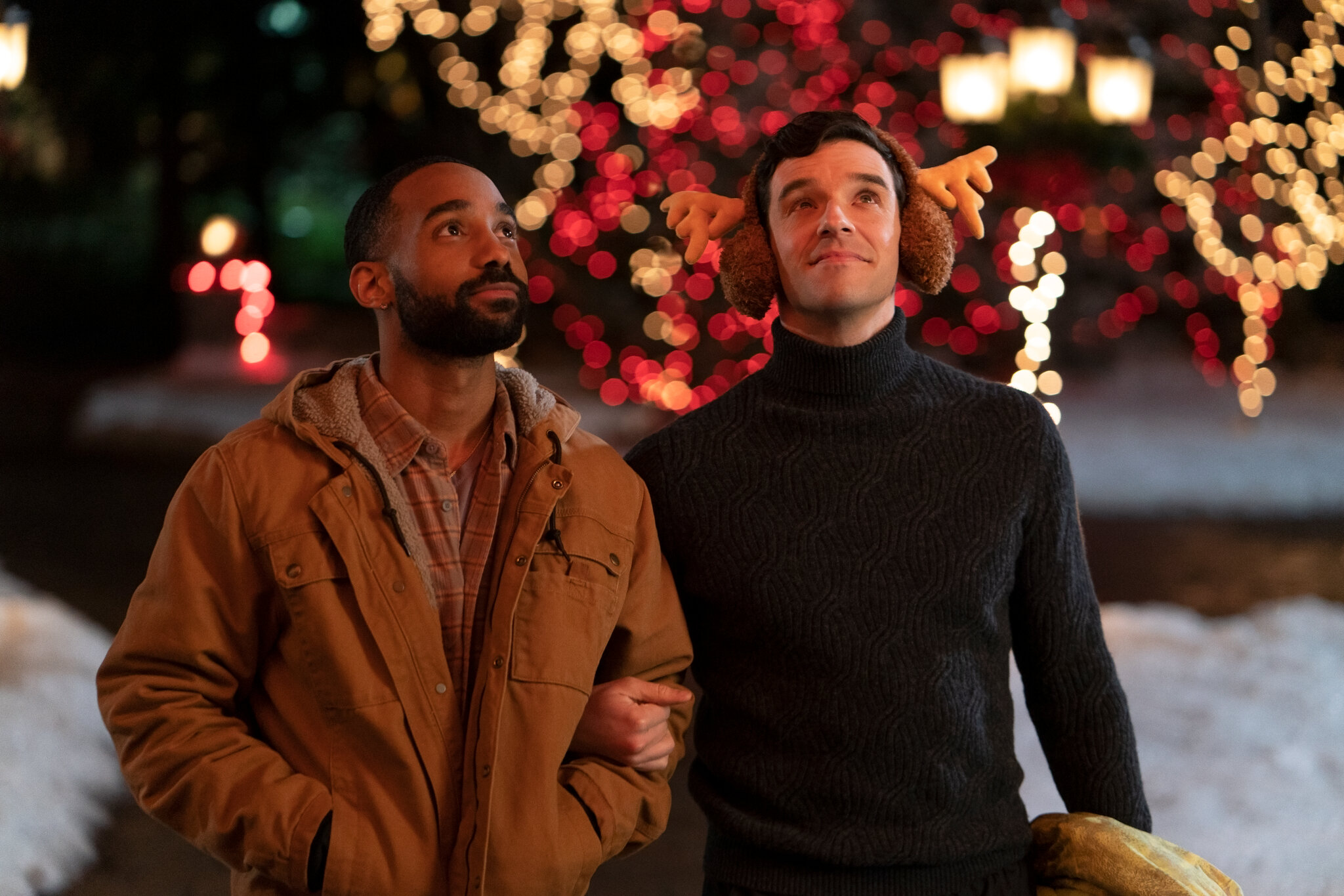 Michael Urie e Philemon Chambers protagonizam Um Crush para o Natal