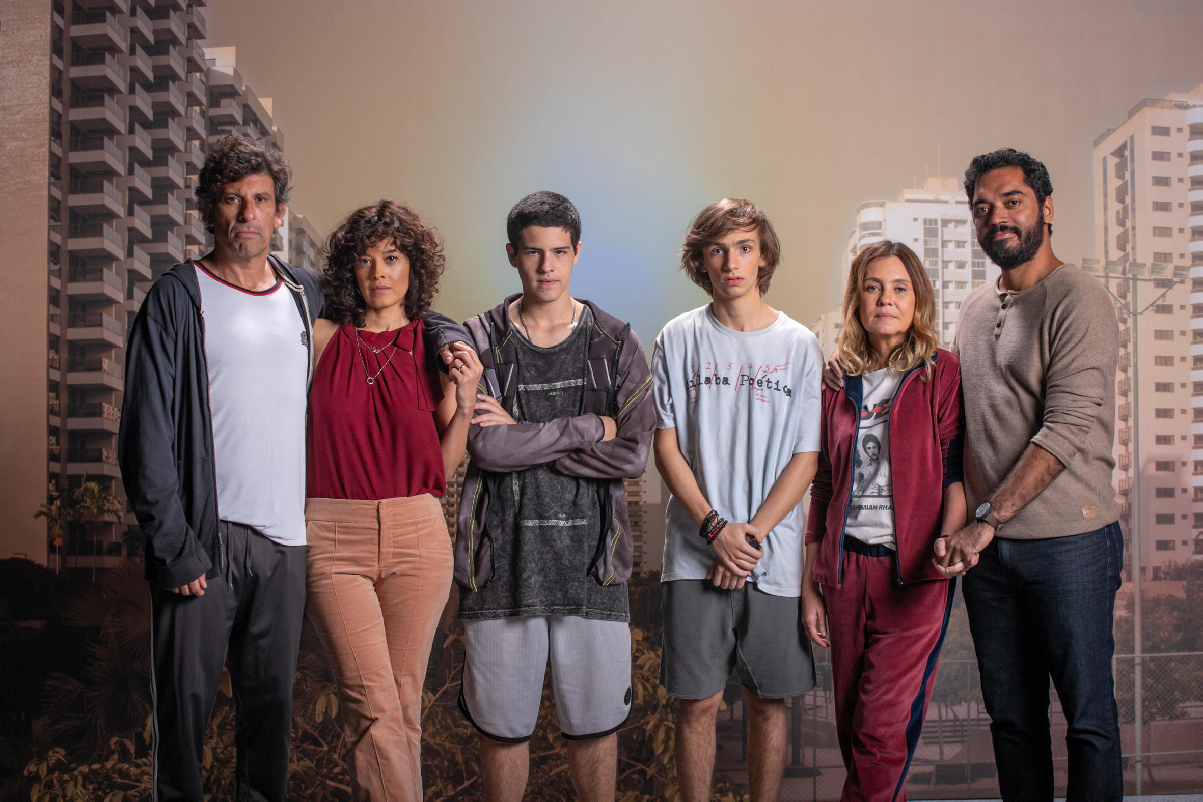 Wando (Milhem Cortaz), Mila (Maeve Jinkings), Rogerio (Paulo Mendes), Cibele (Adriana Esteves), Amâncio (Thomás Aquino) e Marcinho (Antonio Haddad)
