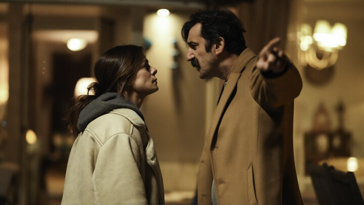 Karsu e Reha discutindo