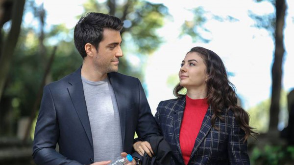 Protagonistas de Afili Aşk