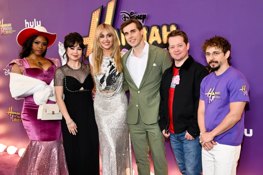 Tapete roxo pré estreia Hannah Montana