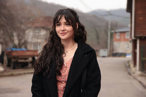 Derya Pınar Ak como Meryem Tunalı em Çirkin