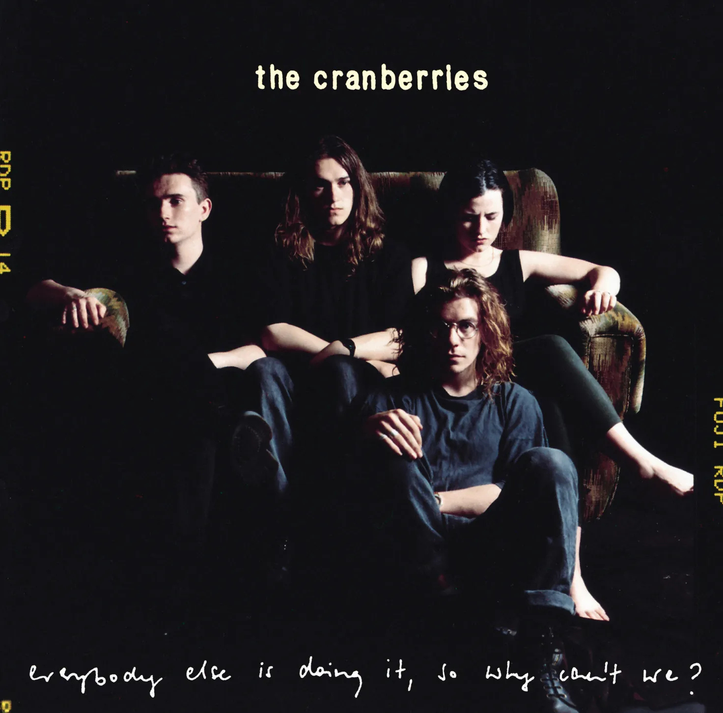 Capa do álbum de estreia do The Cranberries, Everybody Else Is Doing It So Why Can’t We