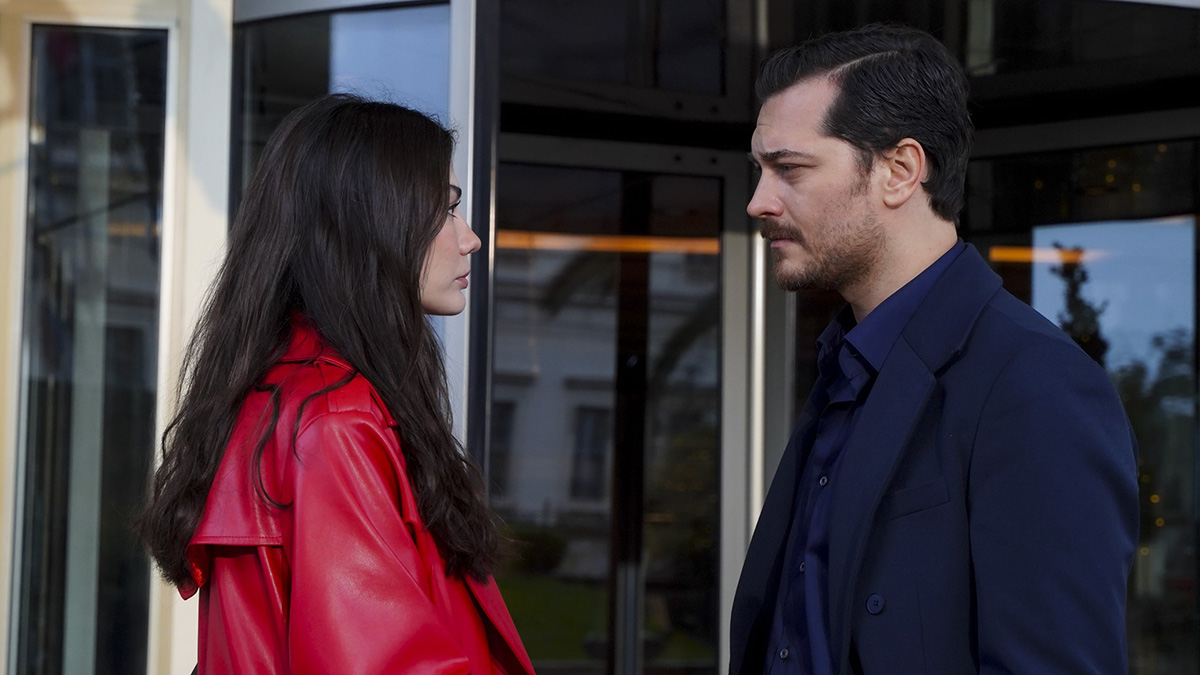 Protagonistas de Eşref Rüya