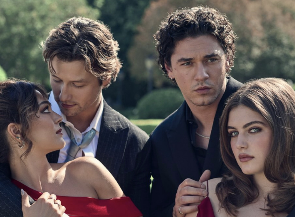 Mika Abdalla, Stephen Kalyn, Ella Bright e Belmont Cameli para o anúncio da segunda temporada de Off Campus: Amores Improváveis