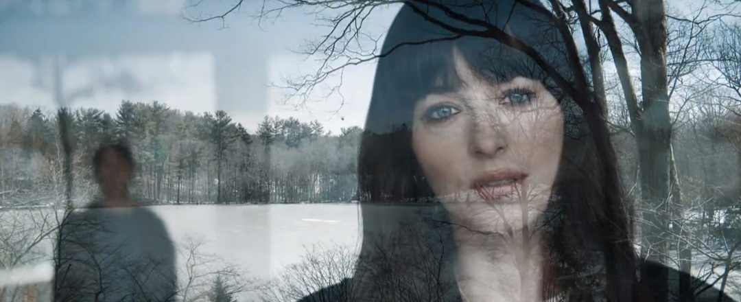 Dakota Johnson como Lowen Ashleigh