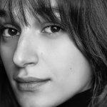 Entrevista | Gabriela Toloi fala sobre Doctor Who, Psi e novo single