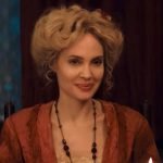 Com Angelina Jolie, novo filme une a história de Peter Pan e Alice