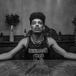 Entrevista | Conheça Ravih, cantor que traz em suas músicas reflexões sobre a consciência social