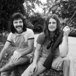 Tony Iommi e Osbourne na fazenda do estúdio Rockfield