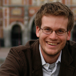 John Green fala sobre as diferentes facetas da humanidade em seu novo livro