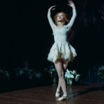 Manu Gavassi vestida de bailarina
