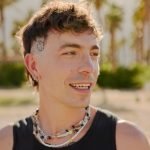 Entrevista | Di Ferrero conta tudo sobre o novo álbum :( Uma Bad, Uma Farra :)
