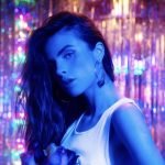 Giulia Be conquista certificado de platina com a música ‘Pessoa certa hora errada’
