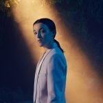 Conheça Bella Ramsey, a Ellie da série The Last of Us