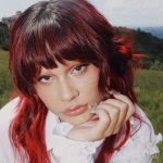 Com a chegada de seu álbum de estreia, Lou Garcia lança o clipe incendiou