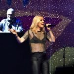 Show de Paula Toller no Rio termina em bailão
