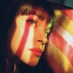 Norah Jones anuncia lançamento do vibrante álbum Visions