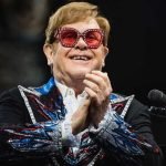 Elton John alcança o prestigioso status de EGOT com vitória no Emmy de 2024