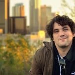 Entrevista | Beto Skubs, o roteirista brasileiro de Grey’s Anatomy