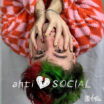 TINN lança seu álbum de estreia, antiSOCIAL