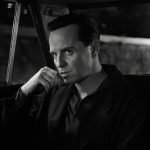 Andrew Scott é Tom Ripley