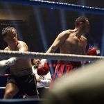 Gael García Bernal e outro personagem boxeando em a maquina