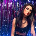 Música de abertura da série Queen Lear ganha interpretação da atriz e cantora Giul Abreu